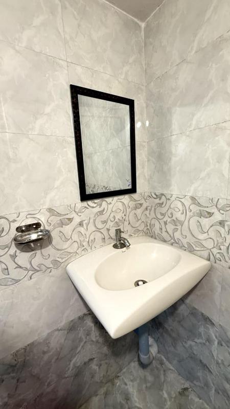 Royal Homes - image 7