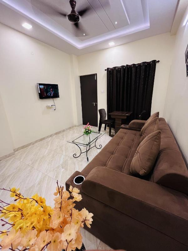 Royal Homes - image 3