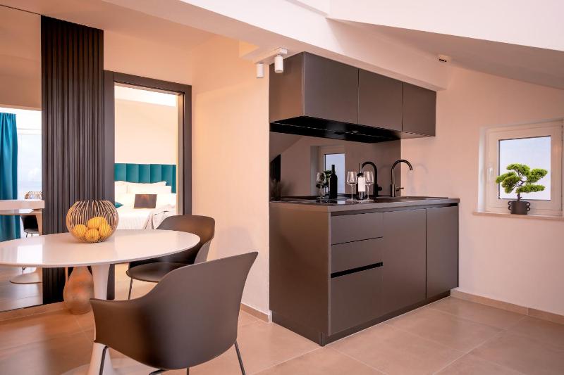 SOL Apartments - image 2