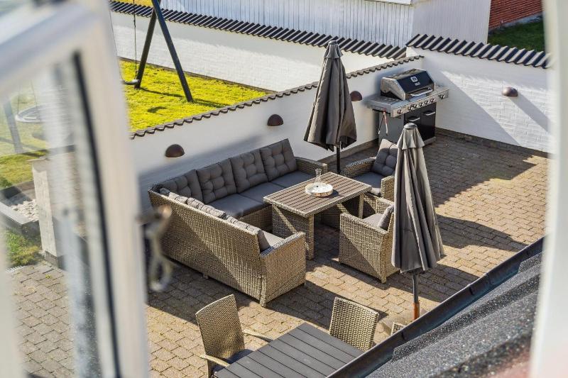 Holstvej 21 Holiday Home For 12 Guests With An Extra Bonus - image 8
