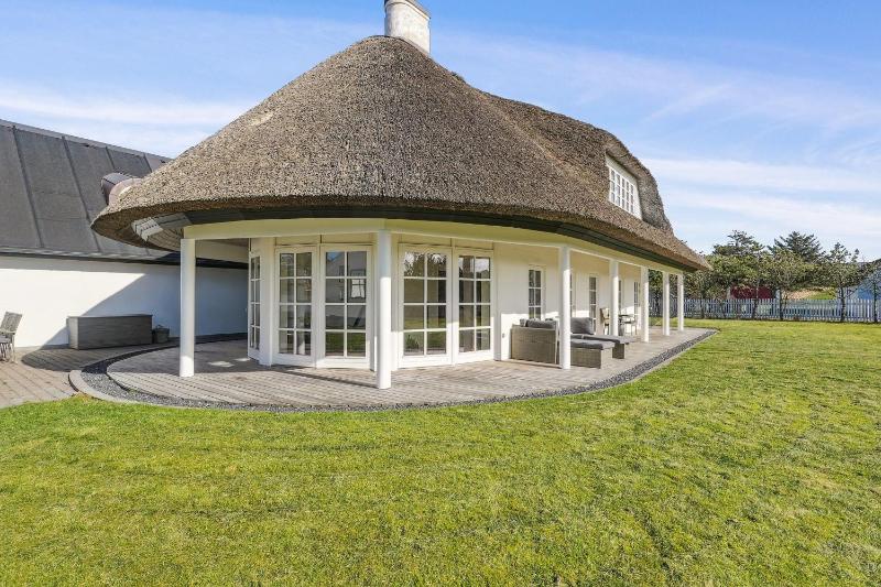 Holstvej 21 Holiday Home For 12 Guests With An Extra Bonus - image 6