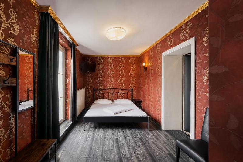 Hotel Goldene Spinne - image 8