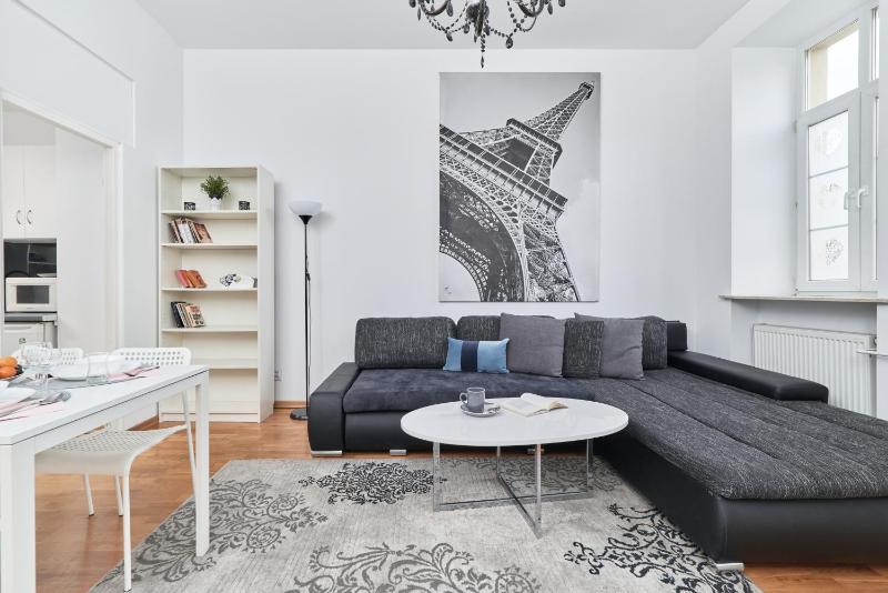 Rynek Apartment The Heart of the City by Noclegi Renters - image 1