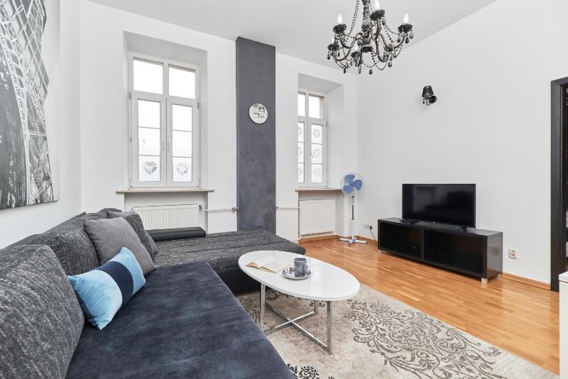 Rynek Apartment The Heart of the City by Noclegi Renters - image 13