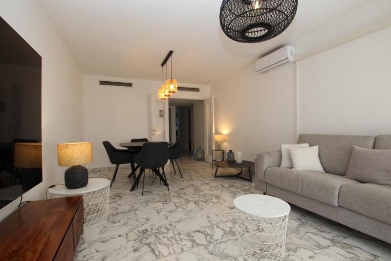 PROCHE CARLTON One bedroom Apartment - image 7