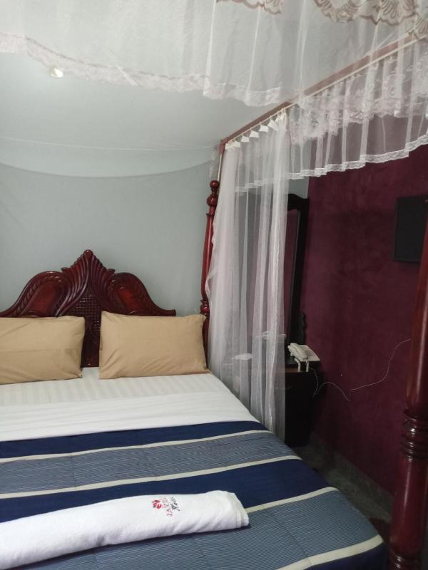 Icon Hotel - image 11