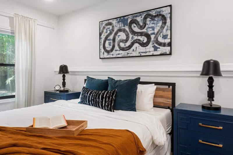 Inman Park Royal 1 BR Beltline Steps - image 16