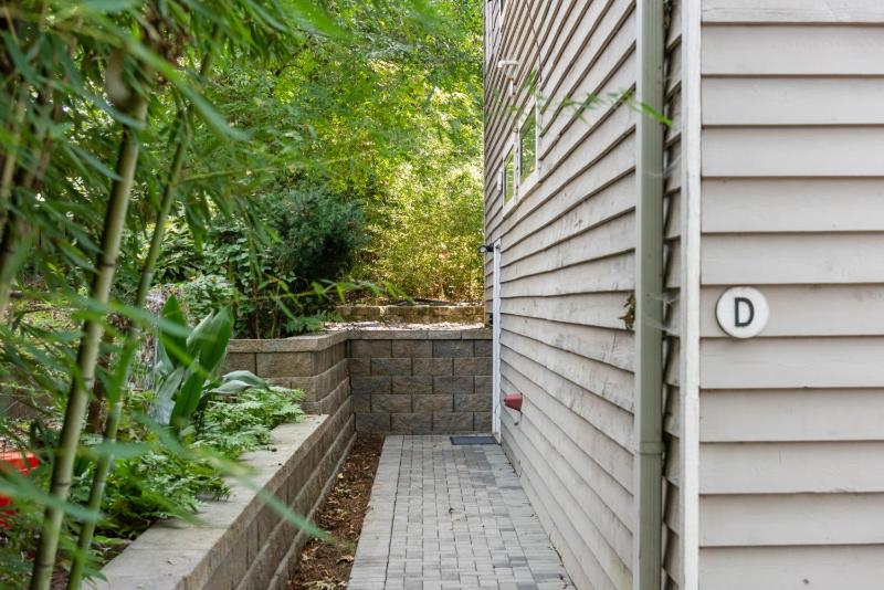 Inman Park Royal 1 BR Beltline Steps - image 26