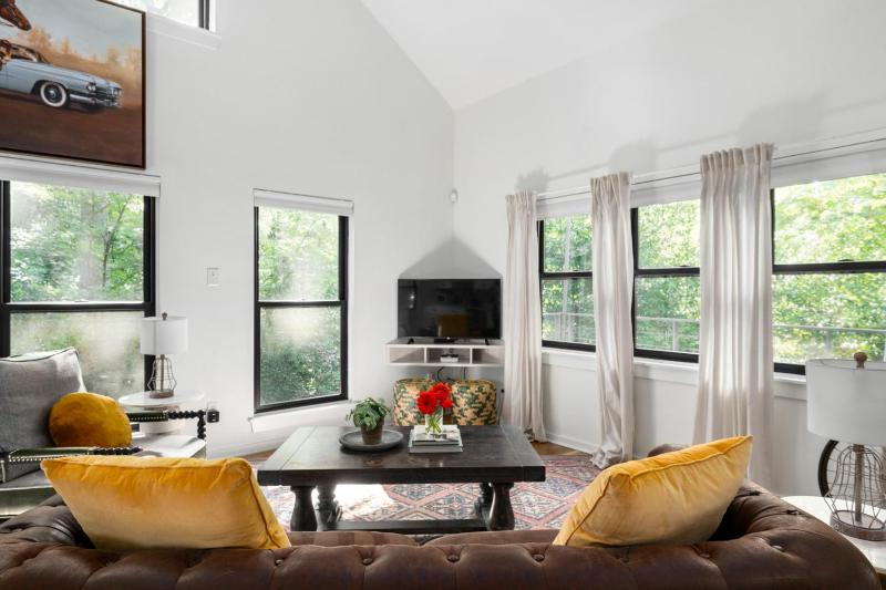Inman Park Beltline Outpost - image 9