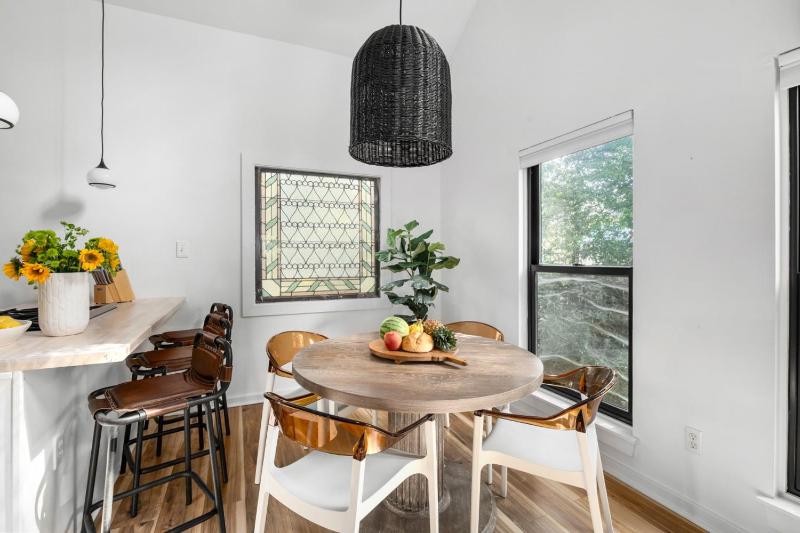 Inman Park Beltline Outpost - image 23