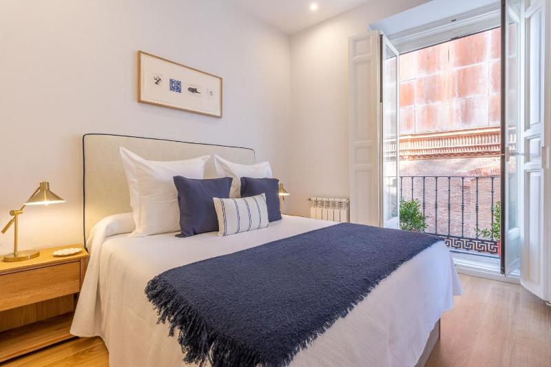 Charming Apartment in the Heart of Las Letras - image 4