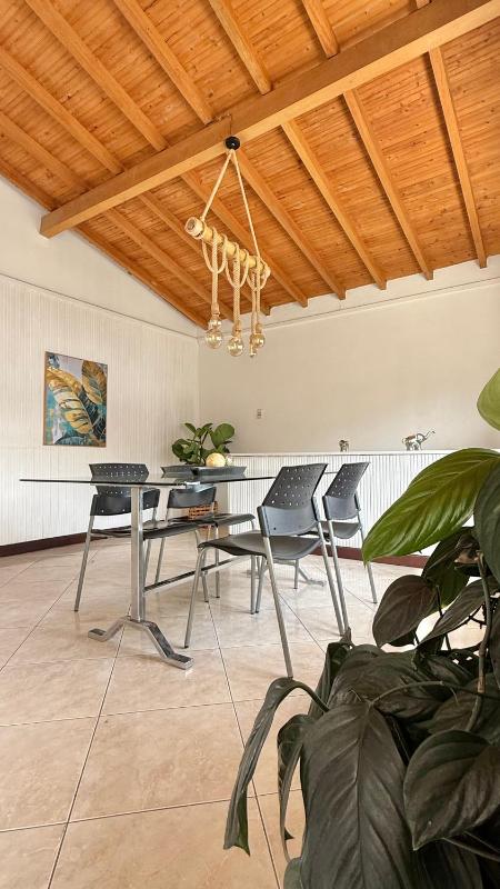 Private room Laureles Estadio la 70 Fast WIFI - image 1