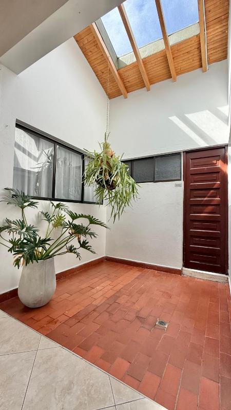 Private room Laureles Estadio la 70 Fast WIFI - image 2
