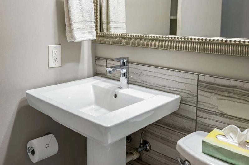 15 Standish Ave NW - image 6