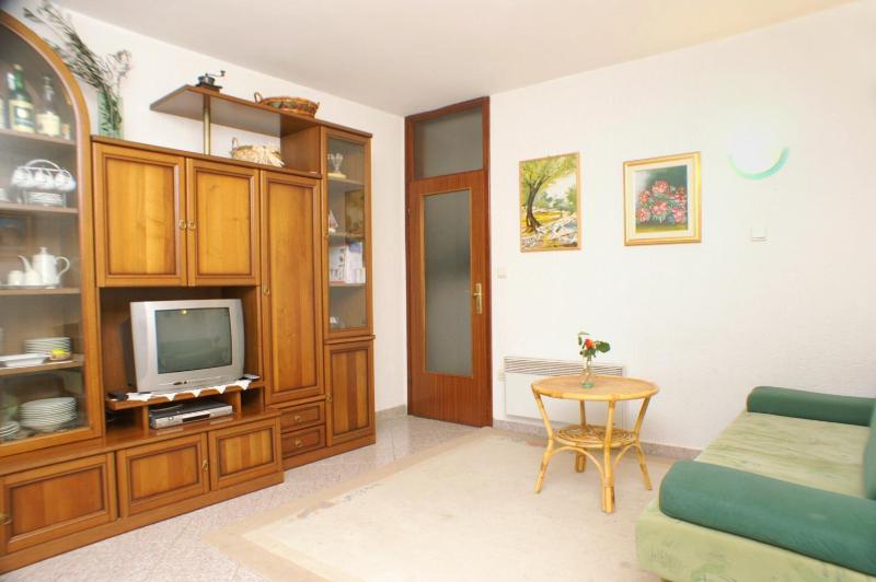 Apartment Novalja 212a - image 5