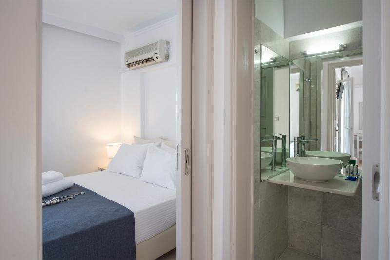 Two Bedroom Suite with Sea View image 3