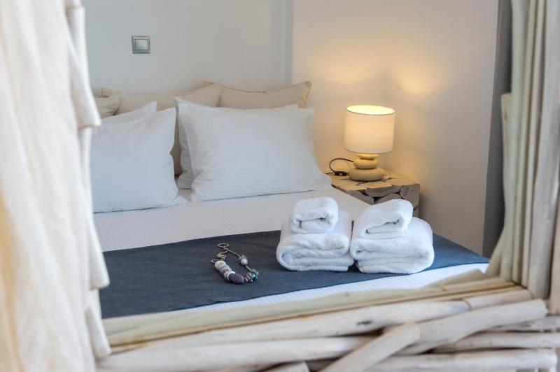 Two Bedroom Suite with Sea View image 4