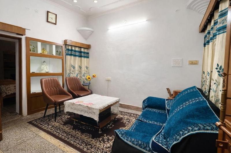 Divine Solace GF2 Comfy stay near Triveni Sangam - image 1
