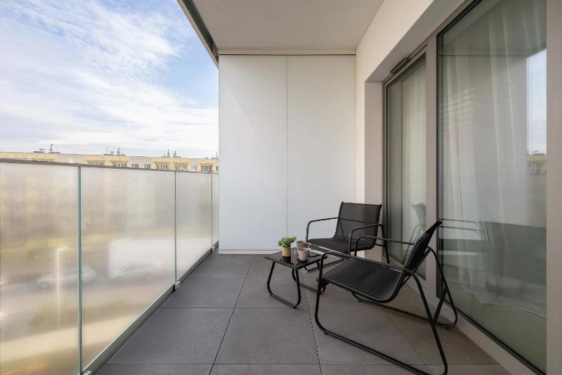 Nowoczesny Apartament w Katowicach z Balkonem w Pobliżu Spodka by Noclegi Renters - image 11