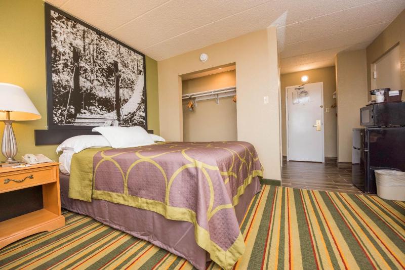 King Room - Non-Smoking image 2