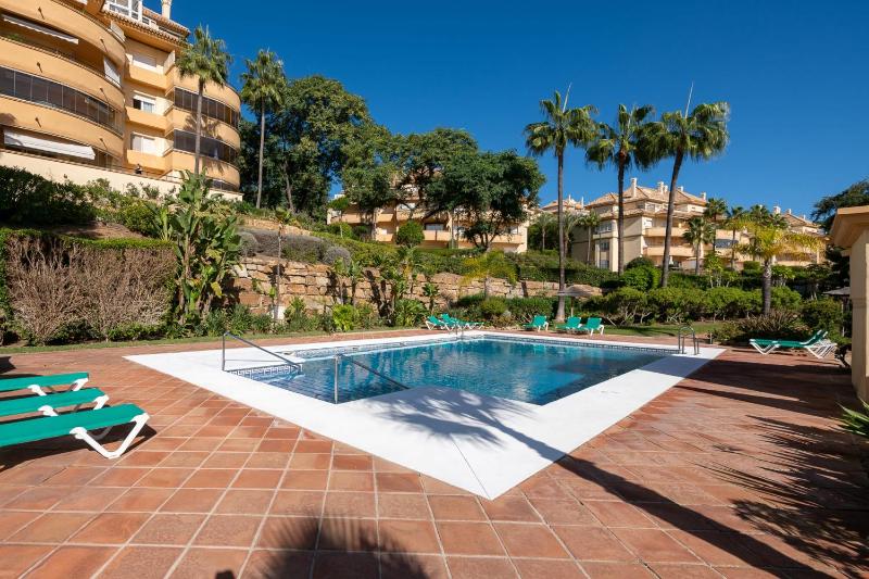 Beautiful 2 bedroms apartment located in Elviria Hills - image 11