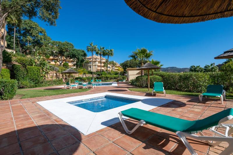 Beautiful 2 bedroms apartment located in Elviria Hills - image 15