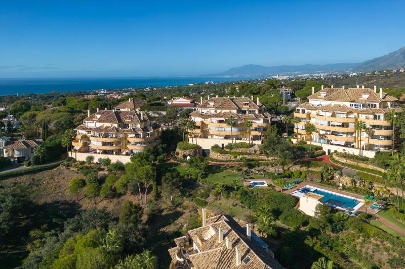 Beautiful 2 bedroms apartment located in Elviria Hills - image 21