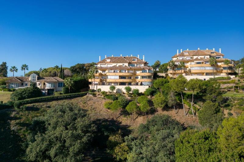 Beautiful 2 bedroms apartment located in Elviria Hills - image 18