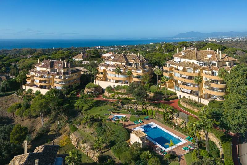 Beautiful 2 bedroms apartment located in Elviria Hills - image 17