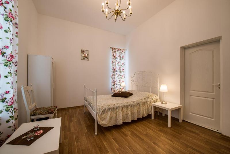 White Amber - image 12