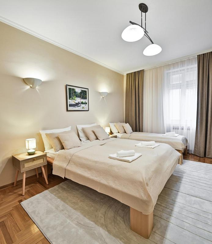 Heritage Apartment in Heart of Old Town - Free Parking - image 14