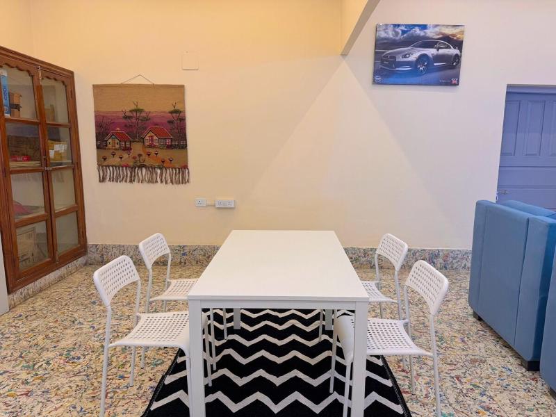Luxury Living in Patliputra Villa 3.5BHK: 8 Beds - image 16