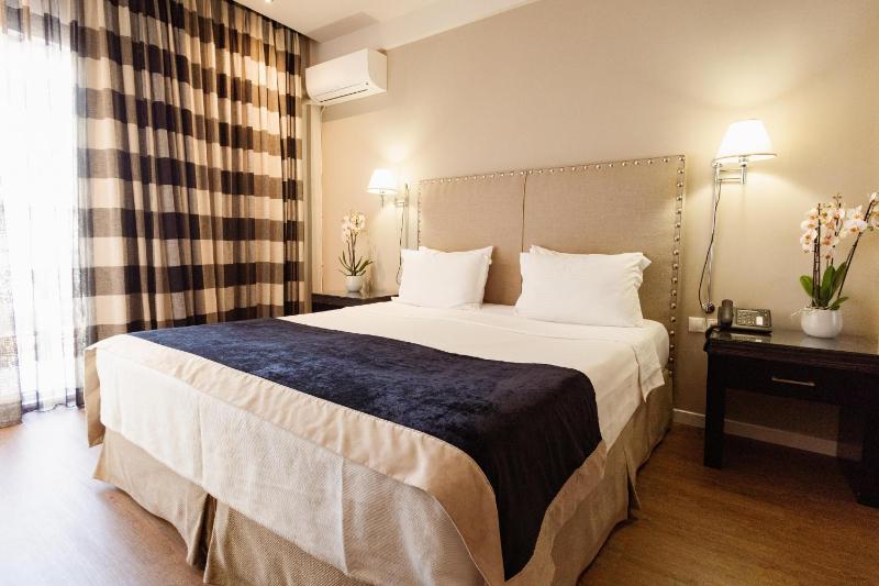 Best Western Plus Embassy Hotel - image 13