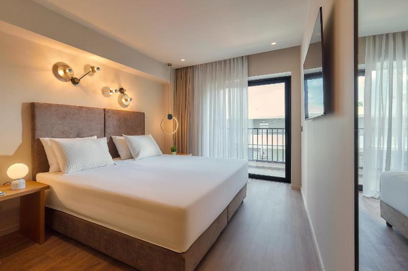 Enorme Epavli Urban Living - image 3