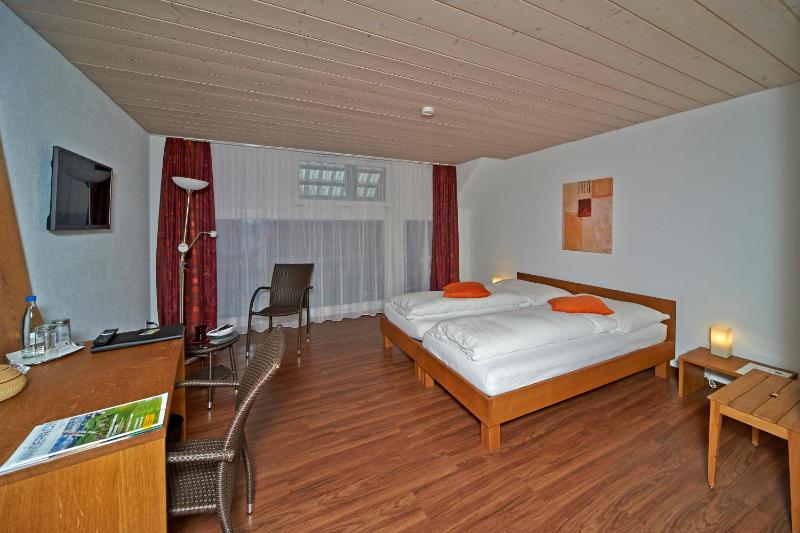 Double Room image 4