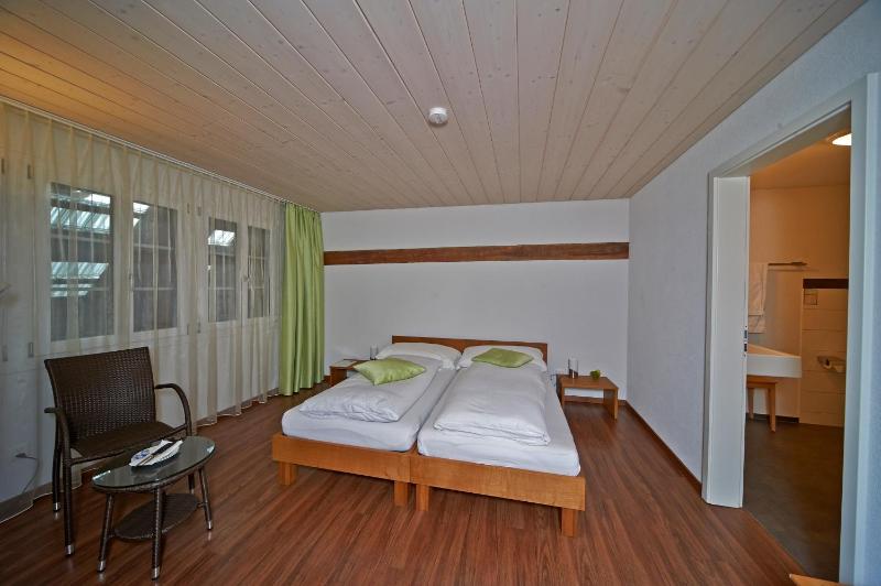 Double Room image 3