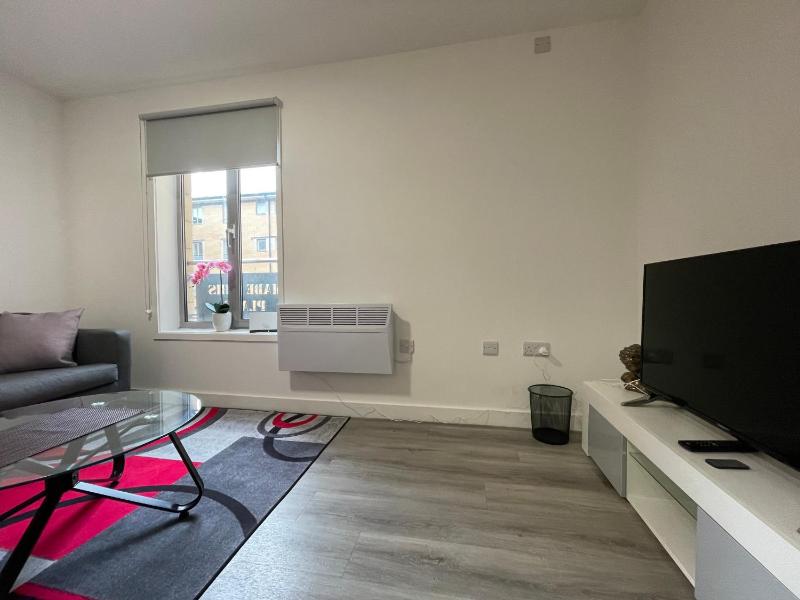 Downtown Sheffield Retreat - image 8