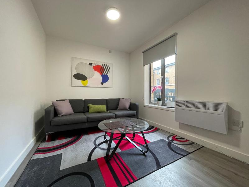 Downtown Sheffield Retreat - image 6