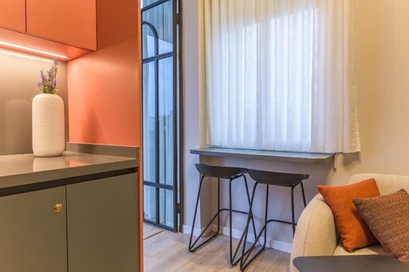 Maison Coral 2BR Apartment In Mar Mikhael - image 2