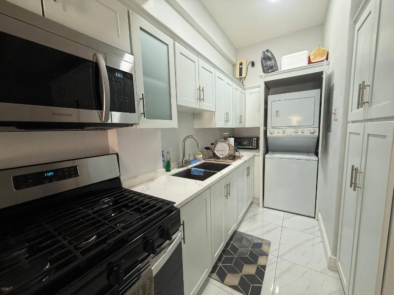 Modern Cascade 1-Bdrm - image 11