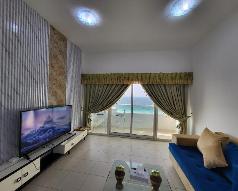 Beach view furnished apartment - image 4