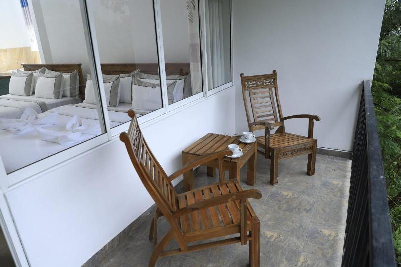 HILL SIDE RESORT - Ella - image 6