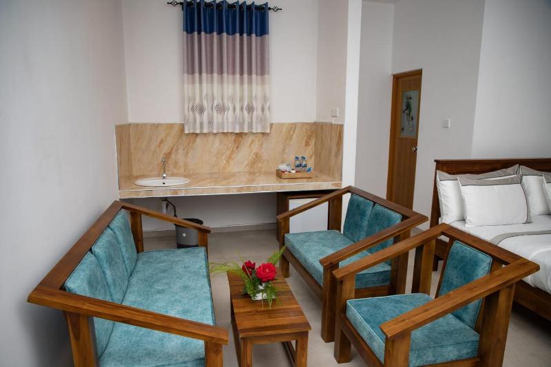 HILL SIDE RESORT - Ella - image 4