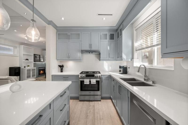 Your Next Stay Spacious Bright & Sophisticated - image 15