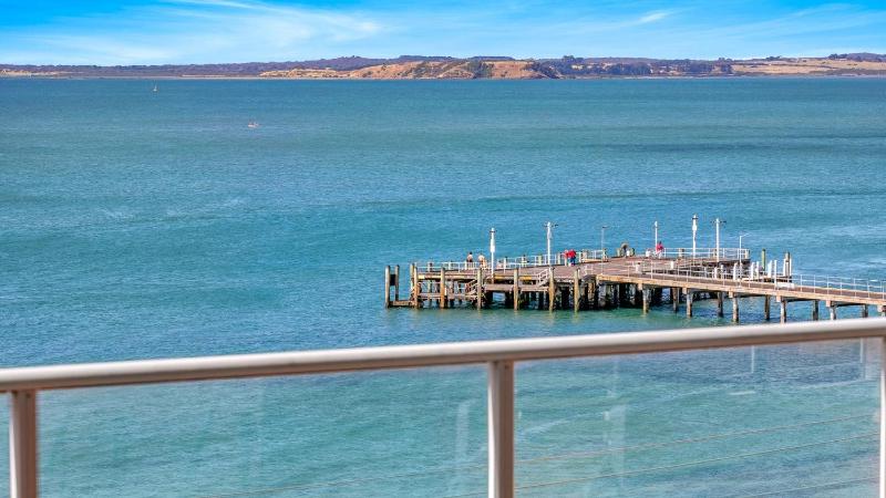 Cowes Beachfront Penthouse - image 13