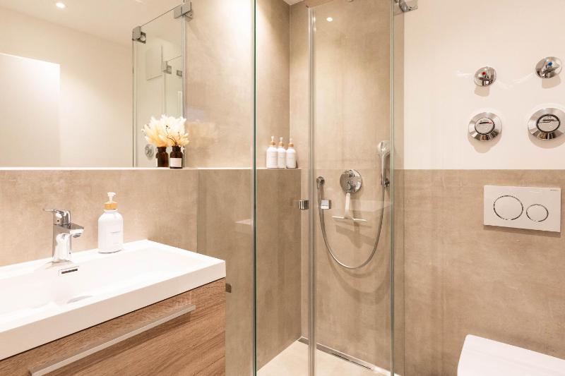 Vita Aurum Stays - Eastside Apartment - BRIGHT Collection - image 16