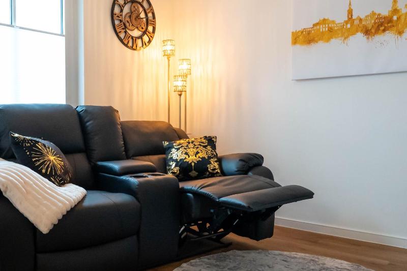 Vita Aurum Stays - Eastside Apartment - BRIGHT Collection - image 13