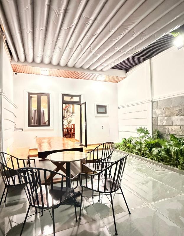 Ben Gold Home - image 16