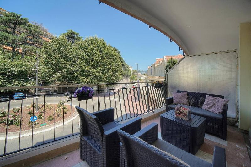 FRGK 2BDR Stanislas Apartment Terrace Central Cannes AC & ULTRA FAST Wi-Fi - image 26