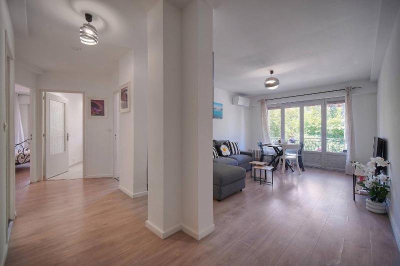 FRGK 2BDR Stanislas Apartment Terrace Central Cannes AC & ULTRA FAST Wi-Fi - image 6